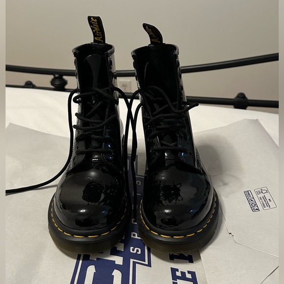 Dr. martens black patent leather boot (1460) - Picture 5 of 9